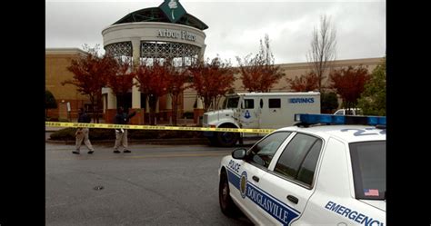 Arbor mall shooting. Mar 11, 2024 · March 11, 2024. A woman was arrested Monday for allegedly shooting her boyfriend in the Arbor Place mall parking lot, according to Douglasville police. Officers were called at about 12:10 p.m ... 