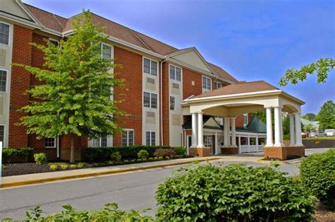 Arbor terrace senior living. Arbor Terrace Peachtree City is a senior living community in Peachtree City, Georgia. Based on resident and family surveys, U.S. News has rated it as a Best Senior Living community for independent ... 