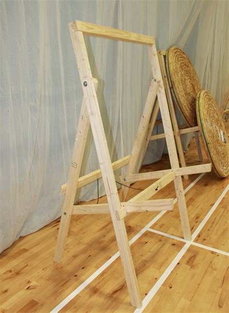 Archery target and stand.  Prioritize Choose Archery Target Stands from L...