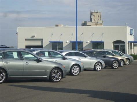 Archibald's is a premier pre-owned luxury car dealership located in Tri Cities that caters to car shoppers who live in the Tri-Cities area. With an extensive inventory of high-quality, used vehicles at affordable prices – your dream car is waiting for you at Archibald's!. 