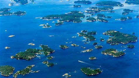 Archipelago definition and pronunciation {csrmq}