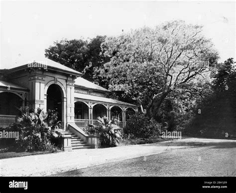 ArchiveGrid : Exterior view of Merthyr House, Brisbane, ca. 1928