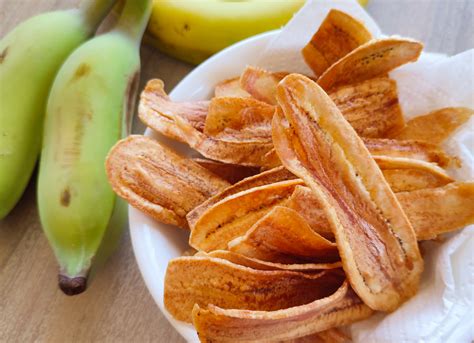 Are banana chips healthy. They are also a healthy snack the kiddos will love! Eat them on their own or dip into chocolate, salsa, hummus, or even guacamole! How to Make Banana Chips The basic premise of making banana … 