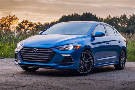 Are hyundai elantras good cars. Aug 19, 2021 · Hyundai offers a range of powertrains for the Elantra, and while the turbocharged 1.6-liter in the N-Line sounds fun and the hybrid-powered model seems promising, the base 2.0-liter is nothing to ... 