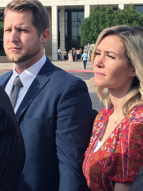 Are ian and melani pawlowski still married. brandon boudreaux and melani pawlowski: Melani Pawlowski is Vallow Daybell's niece, and was previously married to Brandon Boudreaux, another witness to testify during the trial on Monday. 