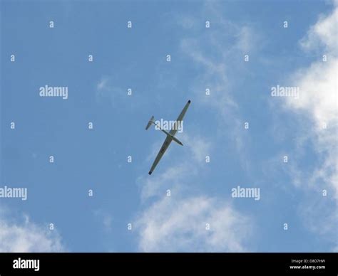 Are planes designed to glide