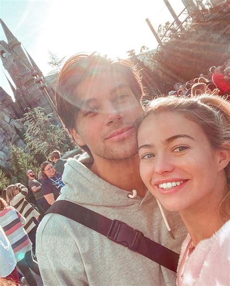 Are zac and elizabeth still together 2023. During Love Island USA season 1, Elizabeth won $100,000, and shared the money with Zac. That was a generous gesture, which showed that she really cared about him. That was a generous gesture ... 