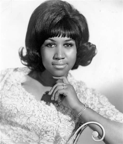 Aretha franklin biography summary examples