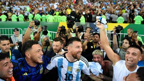 Argentina beats Brazil 1-0 in World Cup qualifying after crowd violence delays start