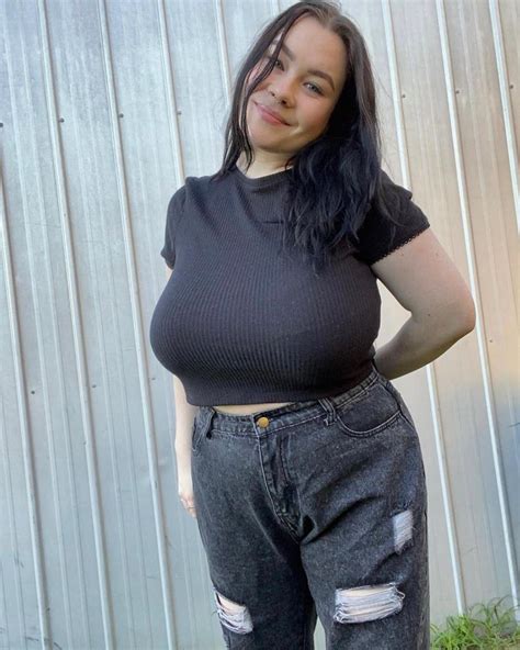 🍑 Ari.Goop Onlyfans Leak +18