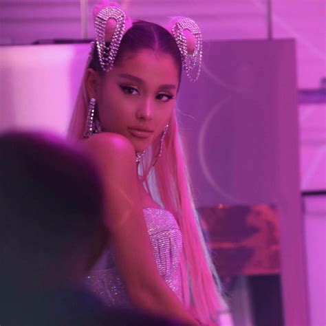 Ariana Grande 7 Rings Music Video Pink Aesthetic アリアナ グランデ