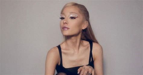 Ariana Grande phải lên tiếng trấn an người hâm mộ vì thân hình …