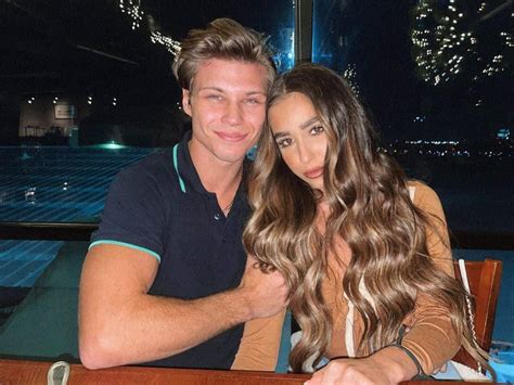Ariana biermann boyfriend. Don't be tardy for this dance, Ariana Biermann. Friday night turned out to be a special night for the Bravo star who attended her boyfriend's school prom. Lucky for us, her mom Kim Zolciak ... 