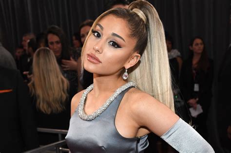 Apr 10, 2019 · Famous beauty Ariana Grande does a deepthroat blowjob. She is licking and sucking testes, eating a sperm during the oral sex. Slutty Ariana Grande fucks by doggy style and opening her pussy and anal hole for a long penis. Sexual games with elements of BDSM and slavery from the famous beauty. 