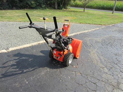 The Ariens® 724 is ideal for homes with smaller driveways in climat