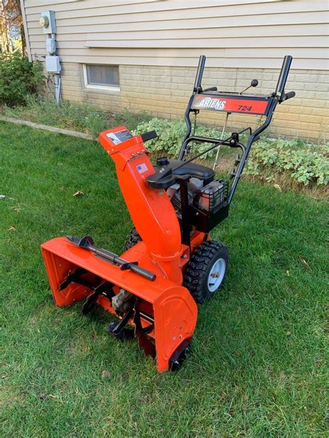 11 ott 2023 ... Ariens ST724 Snow Blower Shown In Pictures. 2 Year Replacement Warranty! Replace your carburetor if your machine starts up on choke then dies, ....