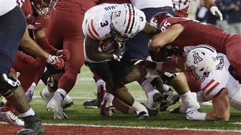 Arizona rebounds from narrow losses with 44-6 victory over No. 19 Washington State