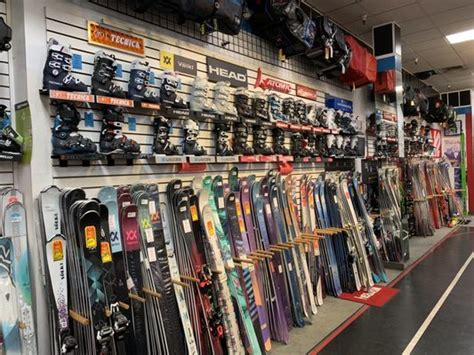 Arizona ski pro. Ski Pro is a specialty sports shop which focuses on snow skis and snowboards, snowsport-related clothing, and equipment repair and rental. Our products and knowledge have also expanded to include water sports, swimming, and other extreme sports. 