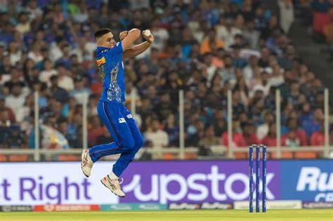 Arjun Tendulkar's Amazing Performance & Heartfelt Moment with Injured Fan (2026)
