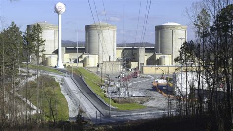 Arkansas man arrested after trying to crash through gates at South Carolina nuclear plant