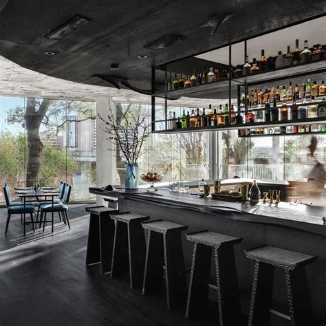 Arlo grey. The hotel's three different dining and drinking destinations are anchored by Arlo Grey, the lakeside restaurant from Top Chef 10 winner and cookbook author Kristen Kish. Kish's culinary style is ... 