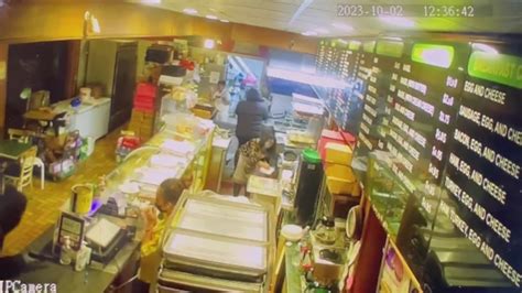 Armed robbers raid Noe Valley donut shot, steal ATM