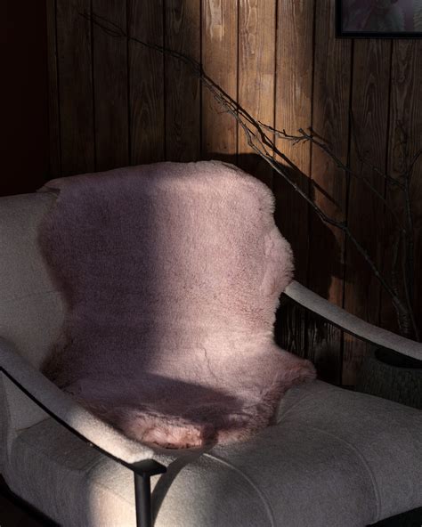 Armend Post 1KBAPA6062103 Madame Coco. 