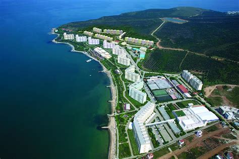 Armutlu; Deniz, Kum, Kaplıca, Gün batımı ile Tatil Beldesi. 