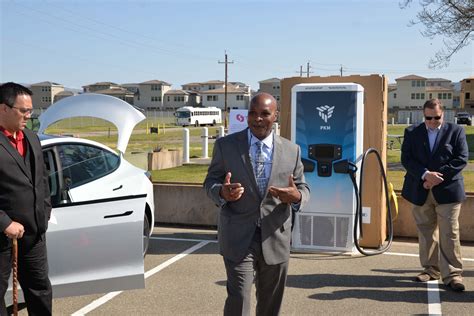 Army Reserve Launches Electric Vehicle Pilot Program