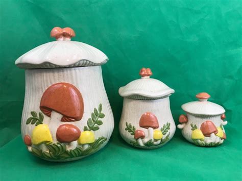 Read more about the seller notes “I am offering a PRE-OWNED, USED, VINTAGE, ARNELS Mushroom Canister Set. Insides are fairly clean for age. Insides are fairly clean for age. PLEASE NOTE: There are a few damaged pieces (chips, dings, cracks on lids, etc.).