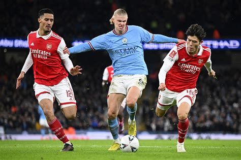 Arsenal vs. manchester city. Aug 7, 2023 · Manchester City lost to Arsenal after a penalty shootout in the Community Shield at Wembley.Substitute Cole Palmer fired City ahead with a wonderful strike i... 