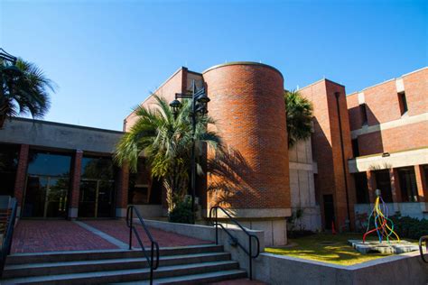 Art colleges in florida. Read 4,938 reviews. B+. Overall Niche Grade. Acceptance rate 78%. Net price $8,771. SAT range 1020-1200. My overall experience at Florida Atlantic University has been a blast! I transferred in my second year of college, and I am now going onto my third, and I am very satisfied with the school I chose..... 