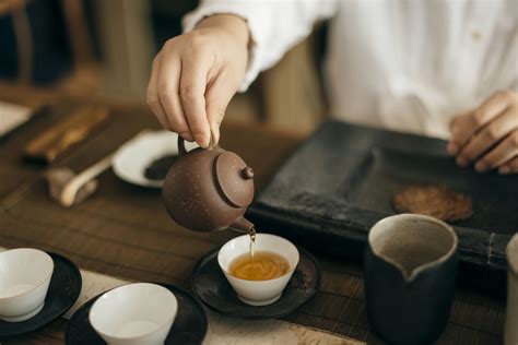 Art of tea. For over 20 years, the Art of Tea has sourced the finest ingredients and single estate loose leaf teas from around the world to lovingly craft our unique range. Hand blending in small … 