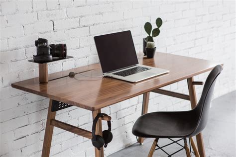 Artifox. The Artifox Large Stand was designed to seamlessly attach to the Artifox Desk using thumbscrews to securely elevate a monitor to eye-level or display everyday office essentials. Its sleek, compatible design makes it the ideal desk shelf for creating a minimalist home office setup. Made in the USA from solid walnut and … 