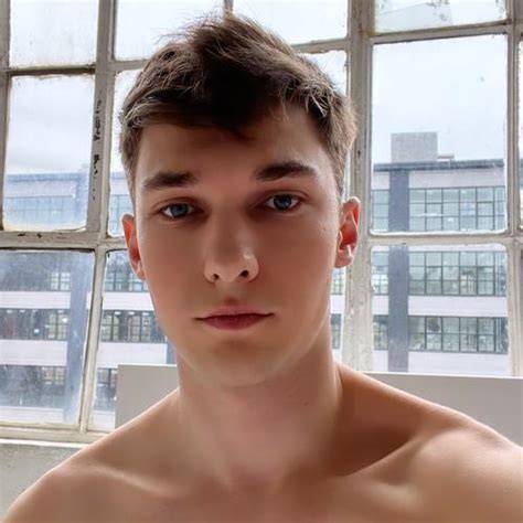 Artiomboy33 Onlyfans Free