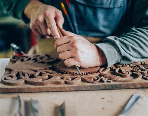 Synonyms for ARTISAN: craftsman, maker, artist, craftsperson, artificer, handicraftsman, crafter, tradesman, handicrafter, handcraftsman . Artisan