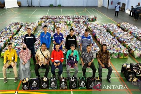 Arutmin Kotabaru dan Mitra Kerja Bagikan Ribuan Paket …