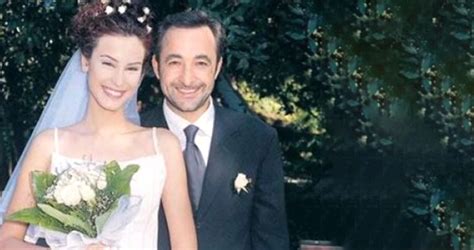 Arzum Onan ve Mehmet Aslantuğ, Evliliklerinin 22'inci Yıl. 