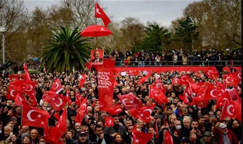 As Erdogan’s votes dip, Turkey appears headed to a runoff presidential race