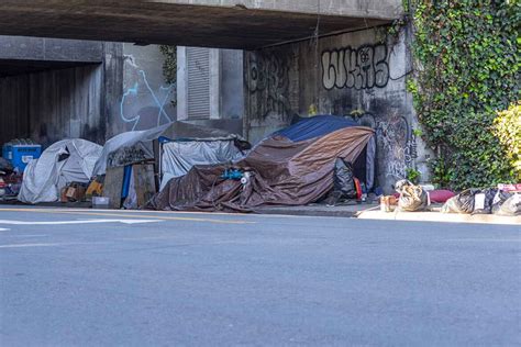 As homelessness grows, Alameda County declares a state of emergency