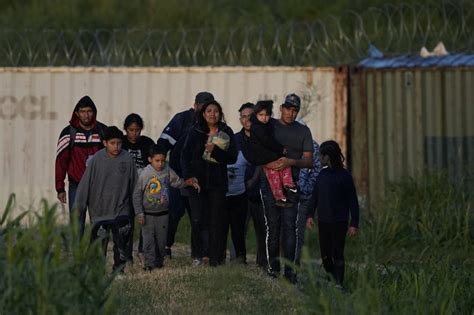 As migrant crisis grows, calls for government help increase