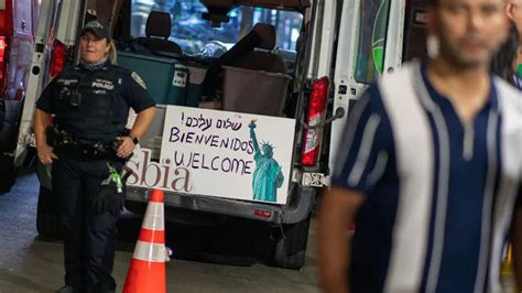 As more migrant buses arrive, Gov. Abbott visits New York City to talk border policy