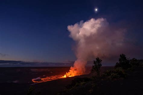 As tourists flock to view volcano’s latest eruption, Hawaii urges mindfulness, respect