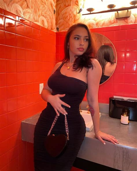 Ash Kaash's net worth is estimated to be around $800,000 and is still growing. Her net worth includes endorsements from well-known brands such as Fashion Nova and Cash Clout, as well as her appearance on OnlyFans. 