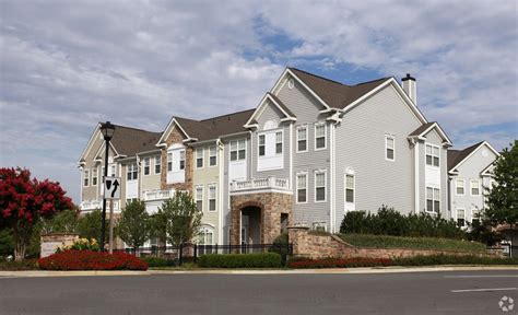 Ashburn va apartments. Townhomes in Ashburn, VA typically rent for around $2,143 per month. What is the average length of lease for a townhome in Ashburn, VA? The average lease term for a townhome in Ashburn, VA is typically 12 months, but some townhomes may rent between six and 24 months. 