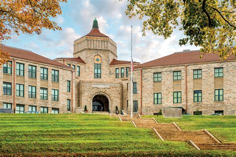 Asheville high. Asheville High School is ranked within the top 30% of all schools in North Carolina. Serving 1,135 students in grades 9-12, this school is located in Asheville, NC. 