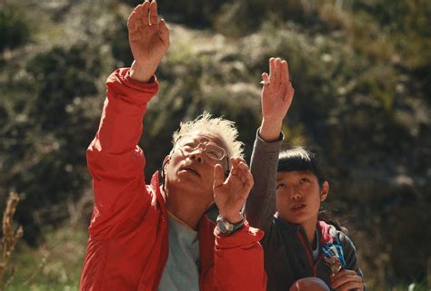 Ashima documentary.  Het elastieken klimwonder wint diverse internationale prij...