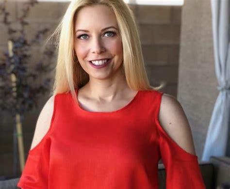 Ashlee DeMartino is a 3x Emmy winning meteorologist who has worked in various TV stations across the US. She has a degree in broadcast journalism from ASU and a degree in operational meteorology from MSU.. 