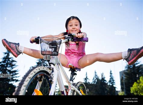 Asian Riding Dildo Squirt Leaks PORN 💦