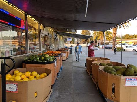 Asian market san jose. After the grocery company sold its store in downtown San Jose’s SoFA district for $17 million, Dai Thanh turned around and bought an existing retail building on Tully Road for $6.8 million and ... 